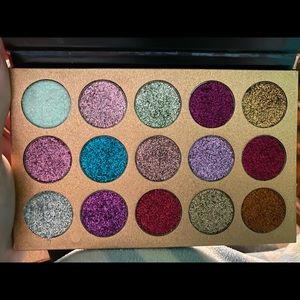 Glitter eye shadow Pallet
